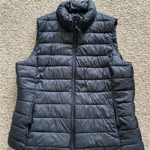 GAP Women's Black Puffer Vest